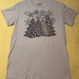 Gildan Gray T-Shirt with Tree and Snowflake Design